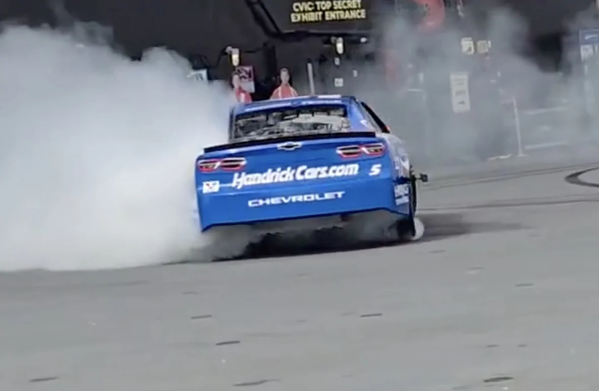 Kia EV3 7th gen Camaro design previewed by next gen NASCAR Camaro first look? 2028 2029 Camaro 7th gen nascar 3