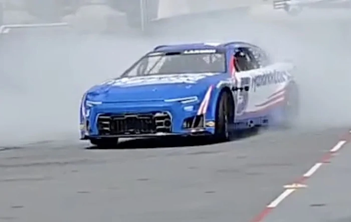 7th gen Camaro design previewed by next gen NASCAR Camaro first look?